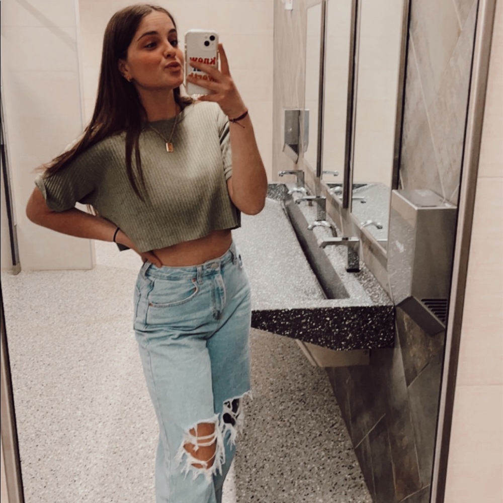 Meet your Posher, Leah